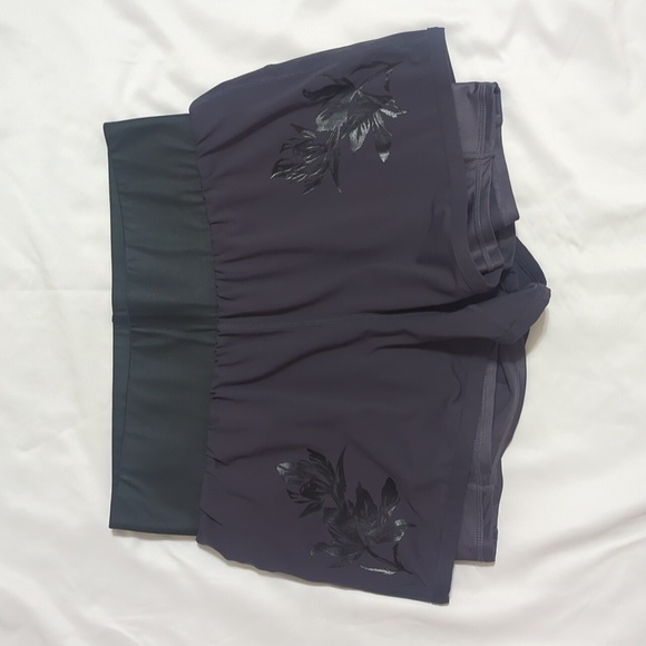 Fabletics Olesia Shine Short, Color Everglade Shine/Iron Size S - Picture 4 of 16